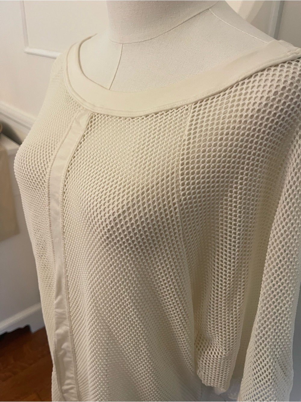 Carmen Marc Valvo Cream Mesh Short-Sleeve Tunic with Satin Trim